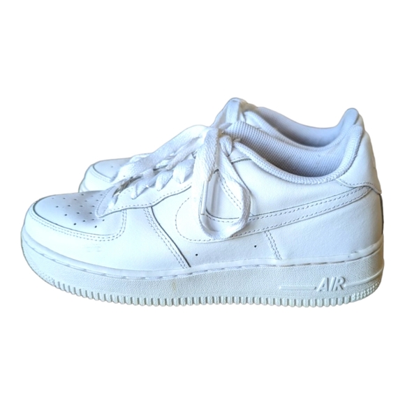 Nike Youth Air Force 1 Mid ‎ Triple WhiteSneakers- Size 6.5